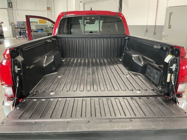 Used 2021 Toyota Tacoma SR5 AWD/4WD image 20