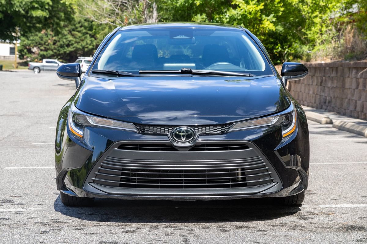 Used 2025 Toyota Corolla LE w/ LE Premium Package FWD image 2