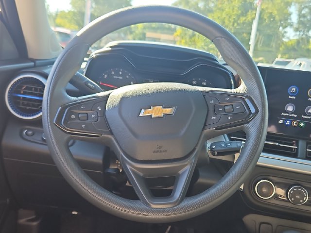 Used 2025 Chevrolet Trax LS FWD image 14
