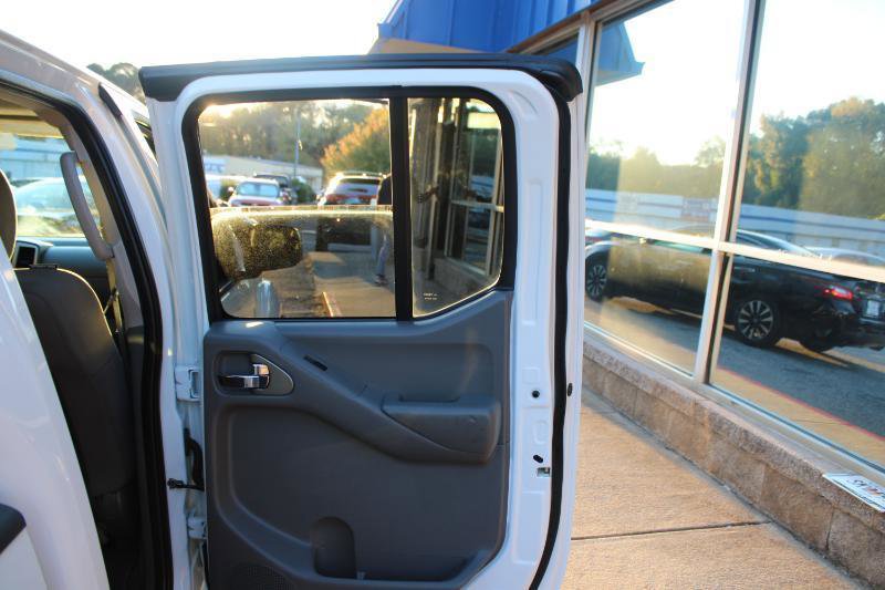 Used 2019 Nissan Frontier SV RWD image 18