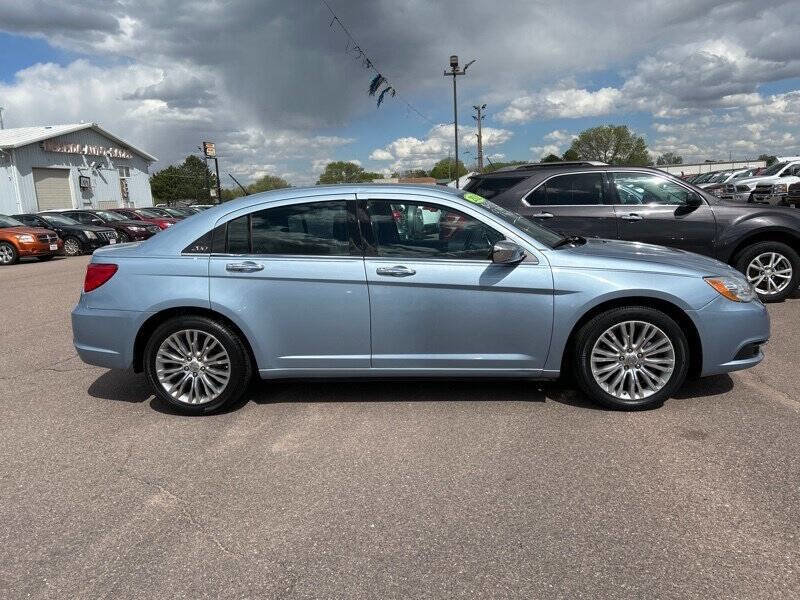 Used 2012 Chrysler 200 Limited FWD image 6