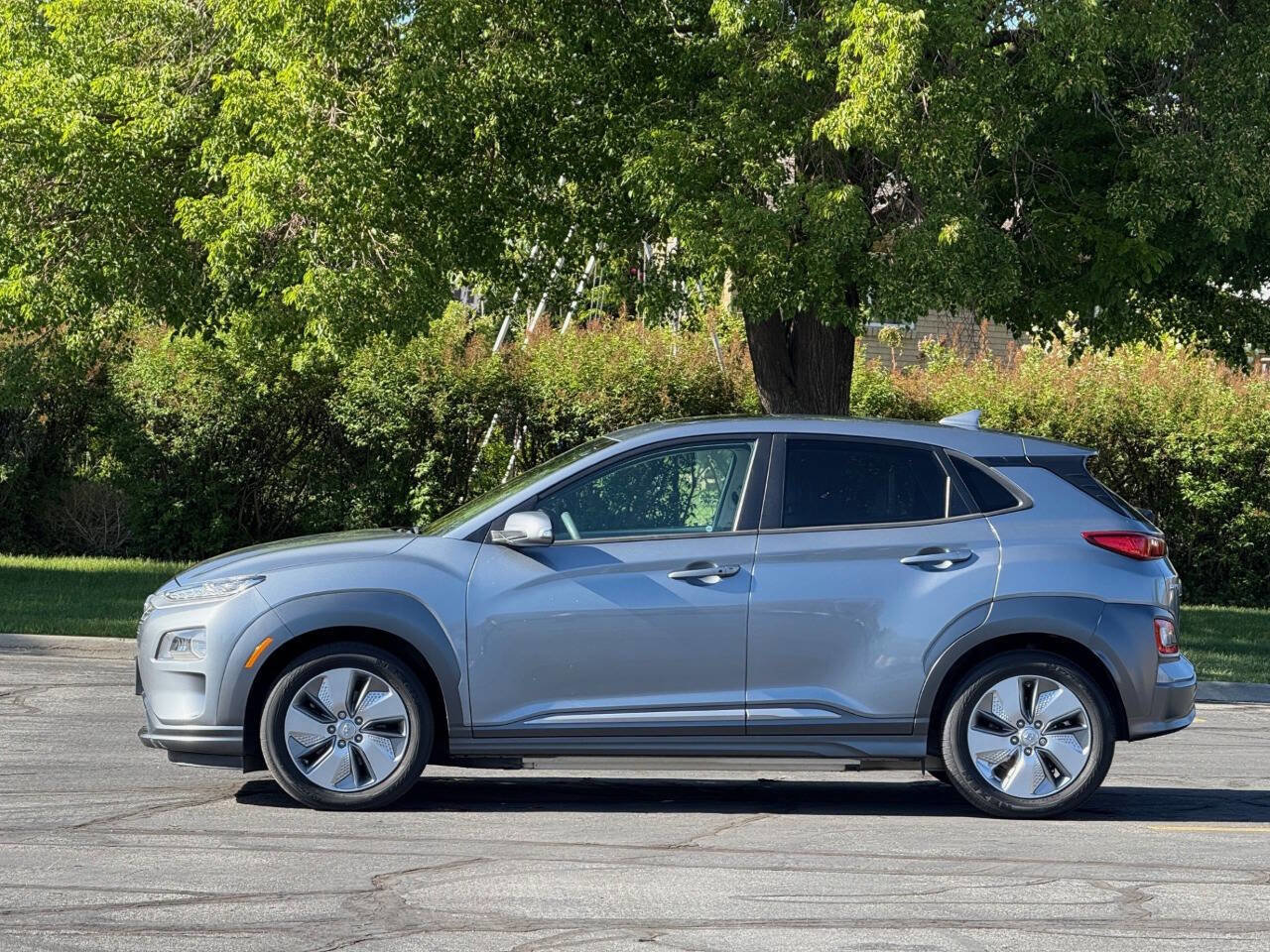 Used 2021 Hyundai Kona Limited w/ Cargo Package FWD image 8