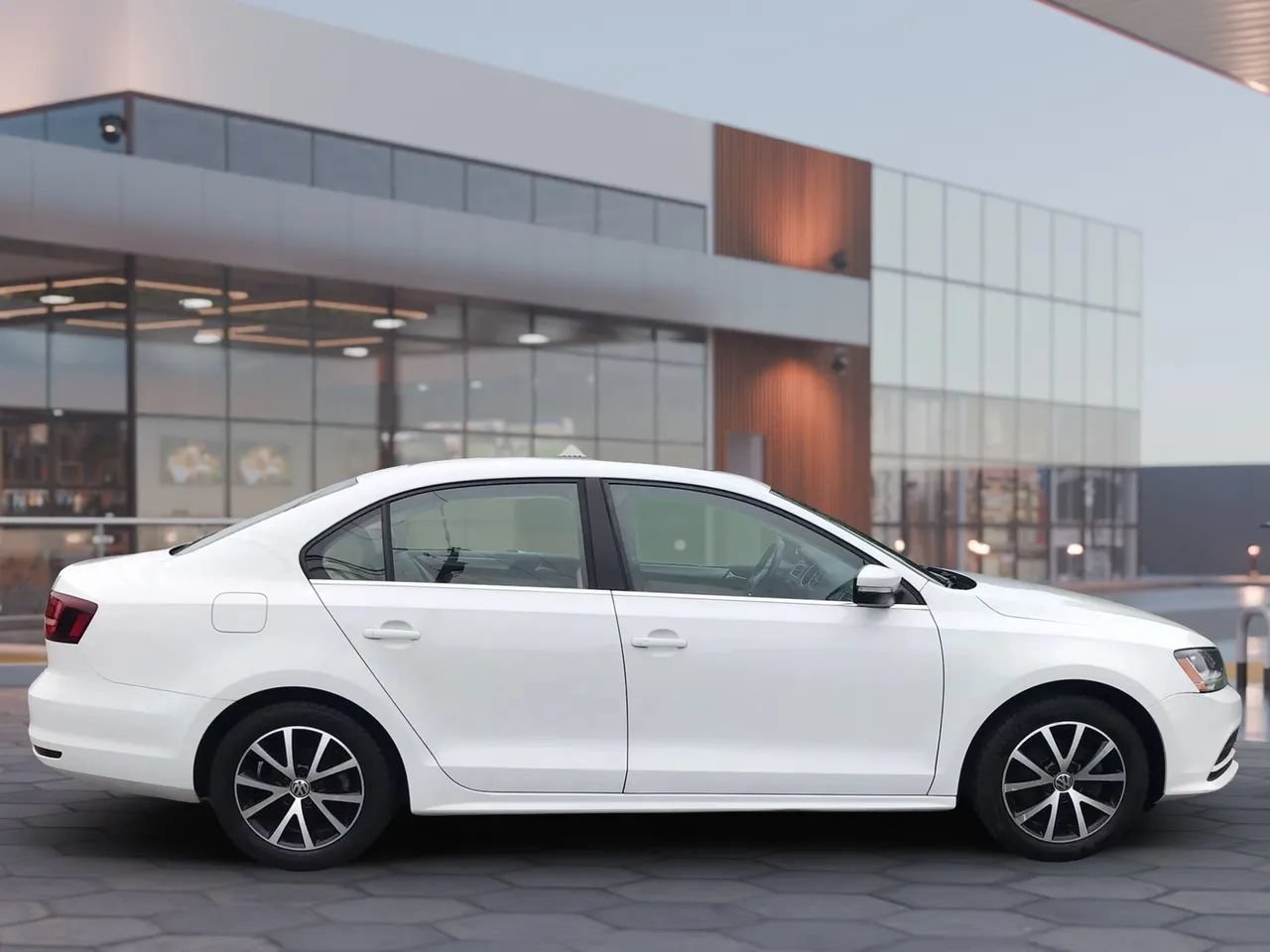 Used 2017 Volkswagen Jetta SE FWD image 5