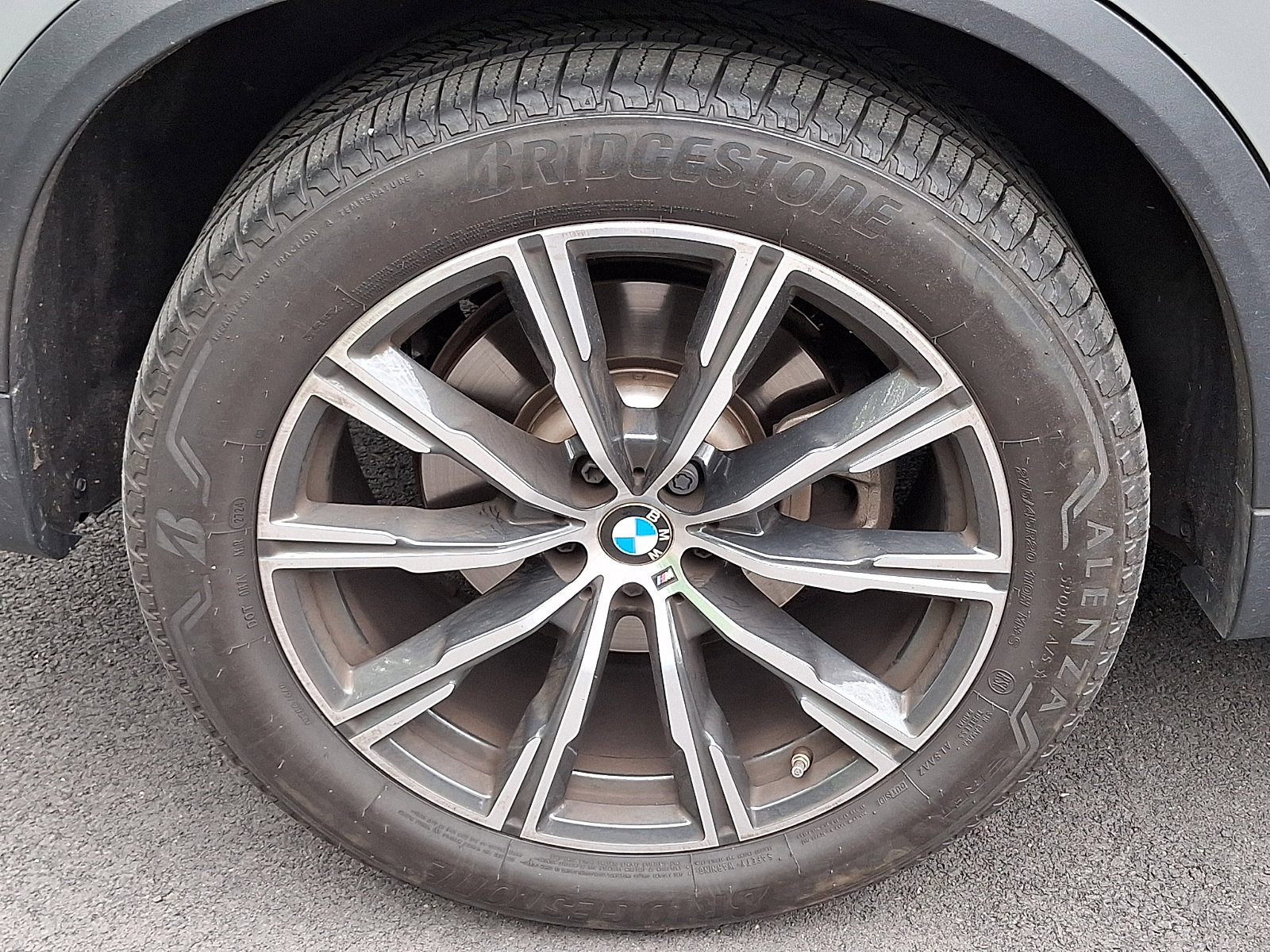 Used 2025 BMW X5 xDrive40i w/ M Sport Package AWD/4WD image 10