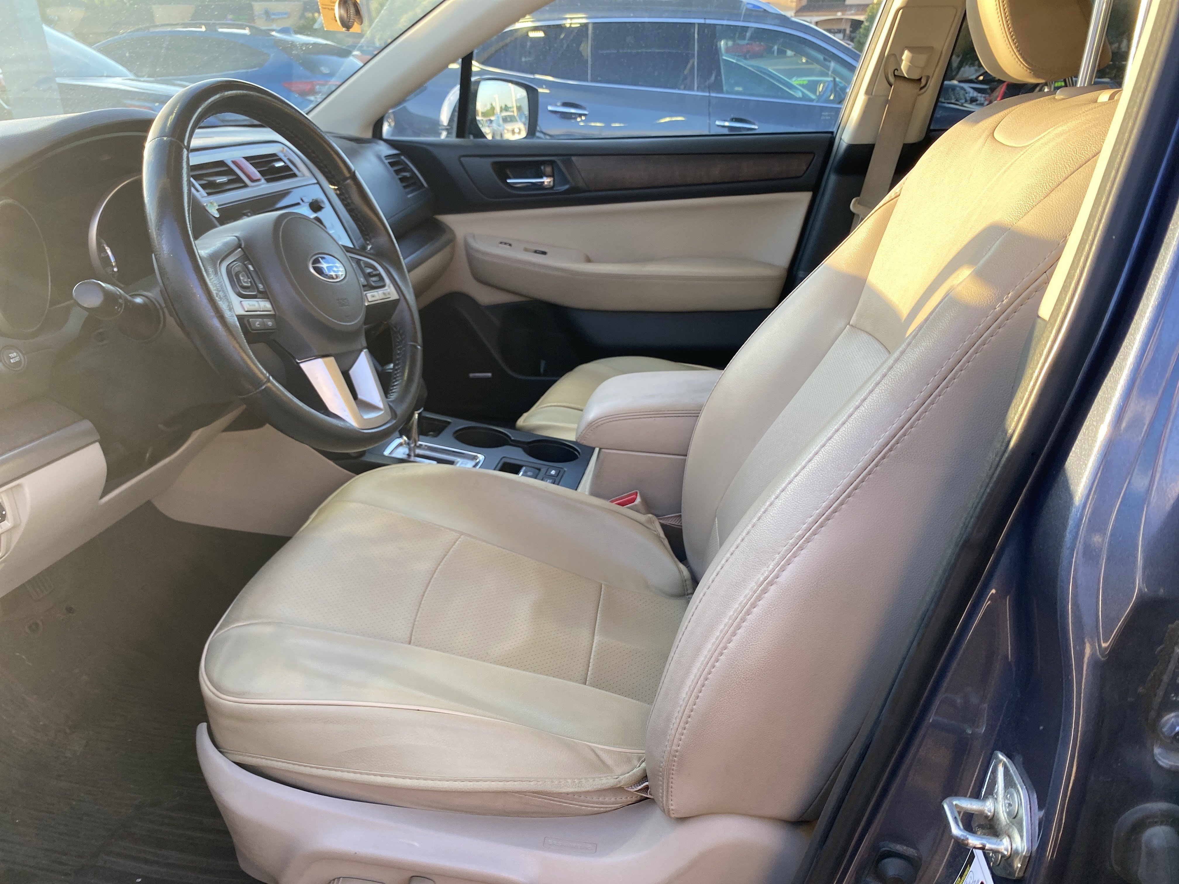 Used 2017 Subaru Outback 3.6R Limited AWD/4WD image 3