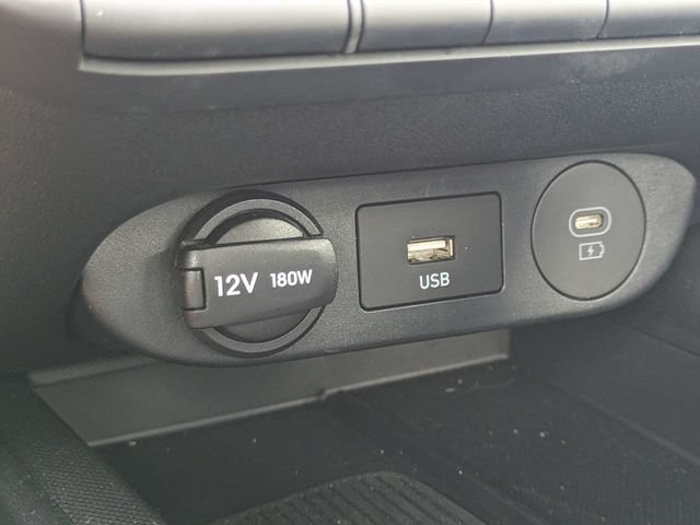 Used 2025 Hyundai Elantra SEL FWD image 30