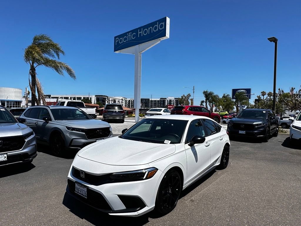 Used 2024 Honda Civic Sport image 2