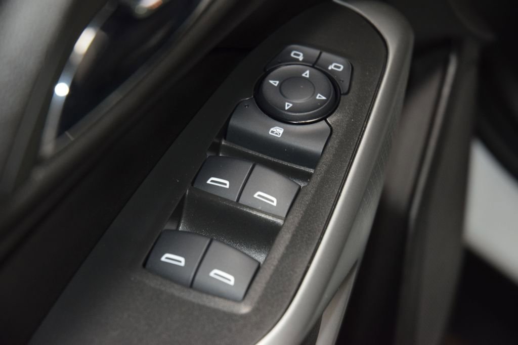 Used 2024 Chevrolet Trax RS FWD image 43