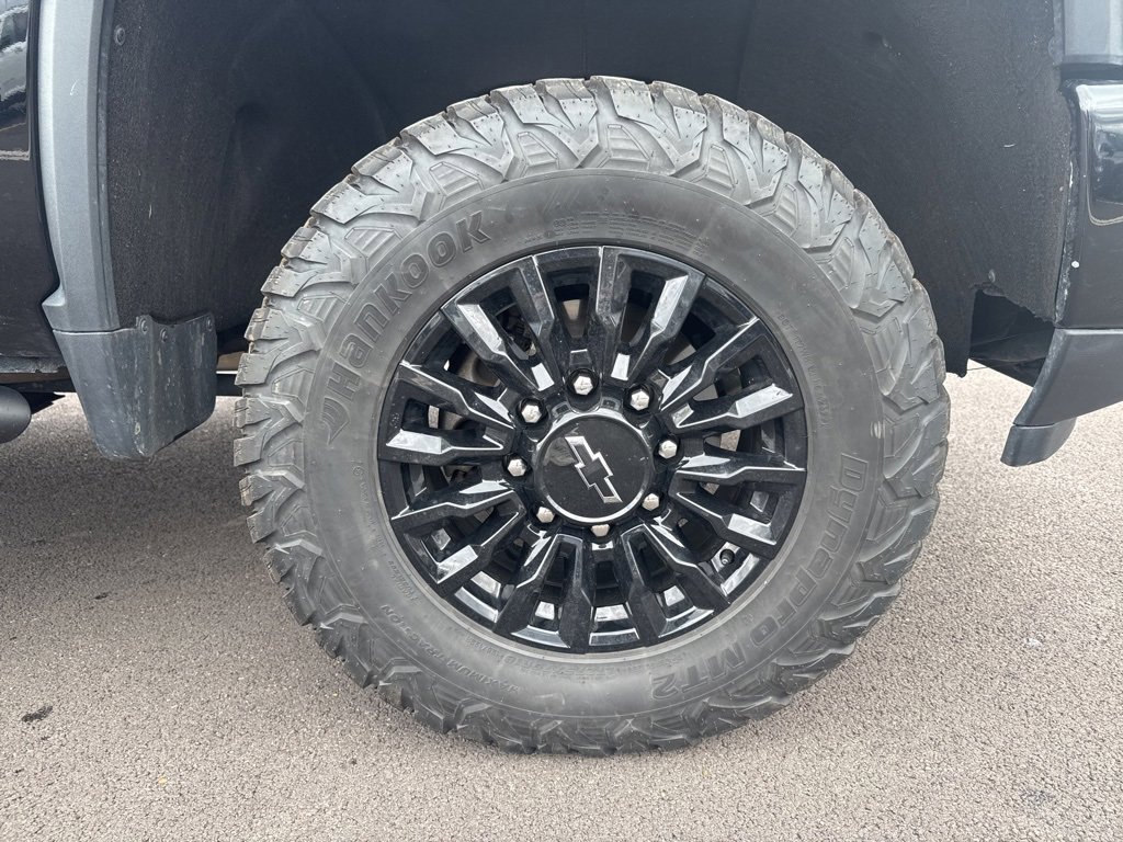 Used 2024 Chevrolet Silverado 2500 LT w/ Midnight Edition image 12