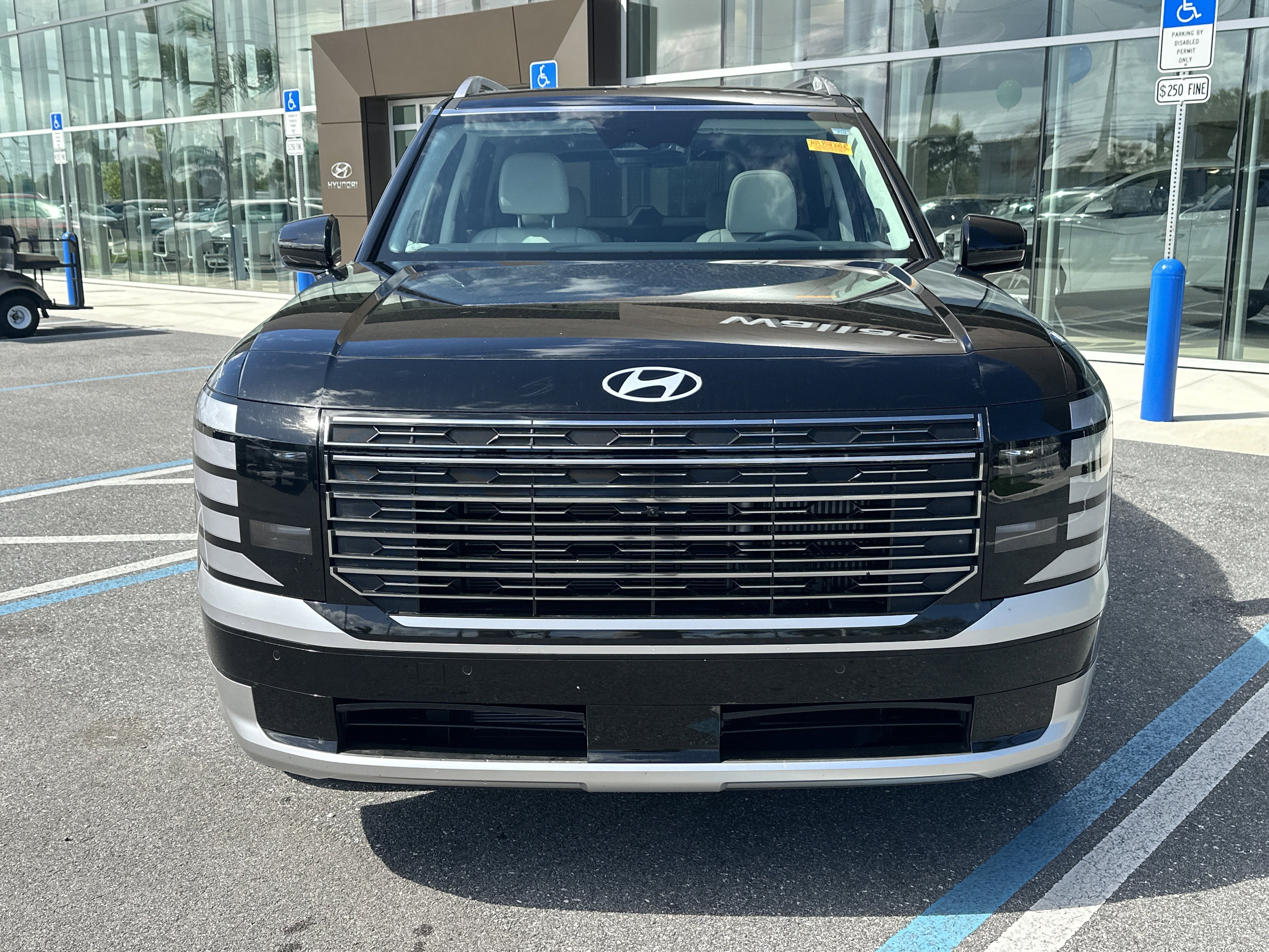 New 2026 Hyundai Palisade Calligraphy FWD image 3