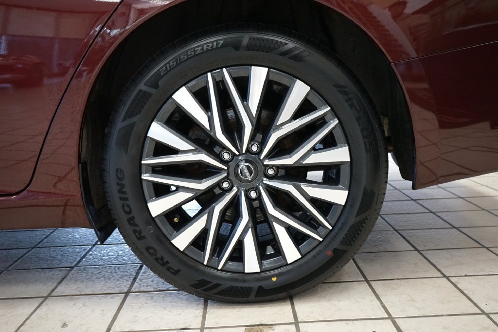 Used 2024 Nissan Altima 2.5 SV FWD image 51