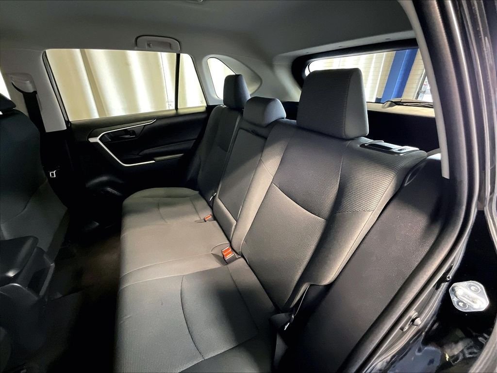 Certified 2021 Toyota RAV4 LE AWD/4WD image 15