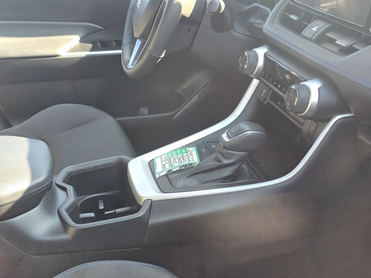 Used 2024 Toyota RAV4 SE image 18