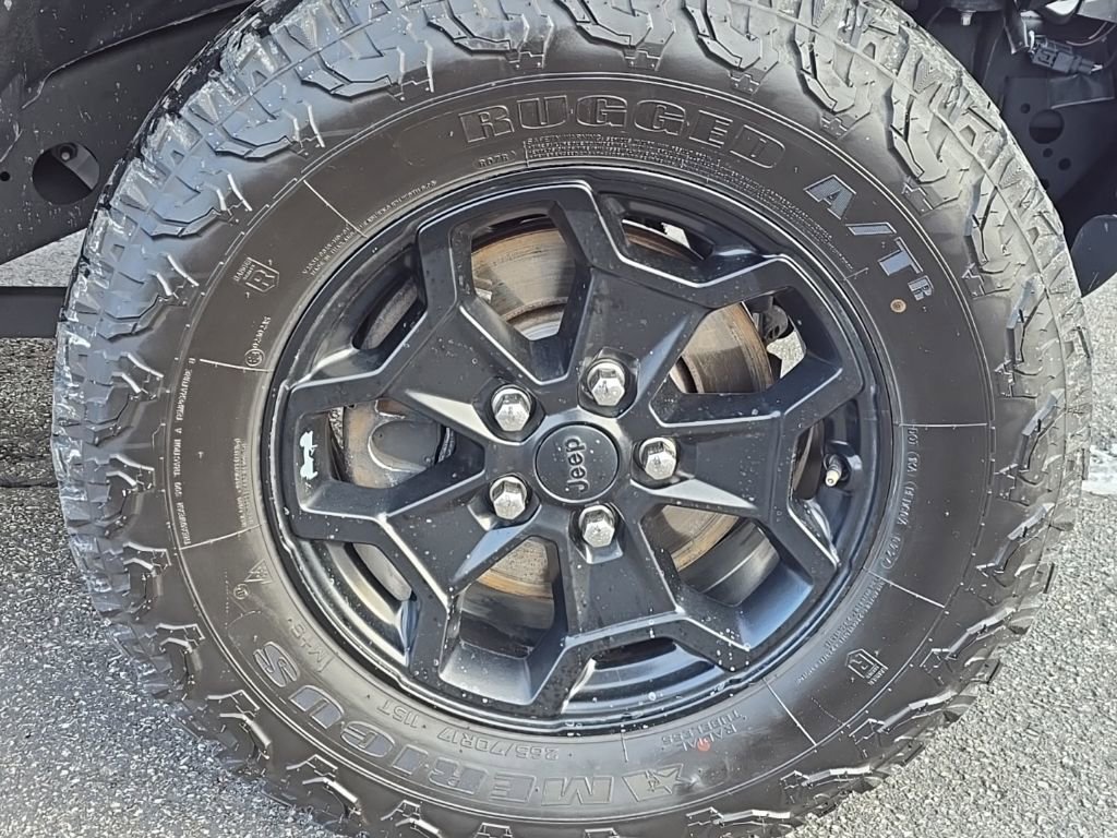 Used 2021 Jeep Gladiator Willys image 19