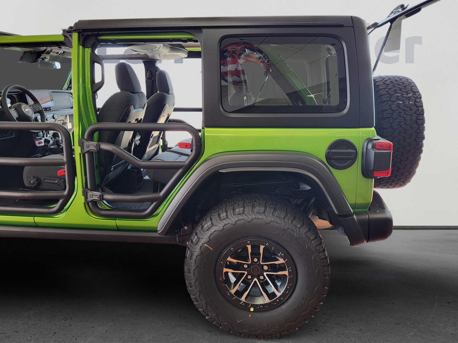 New 2025 Jeep Wrangler Unlimited Rubicon w/ XTREMEE 35" Tire Package image 4