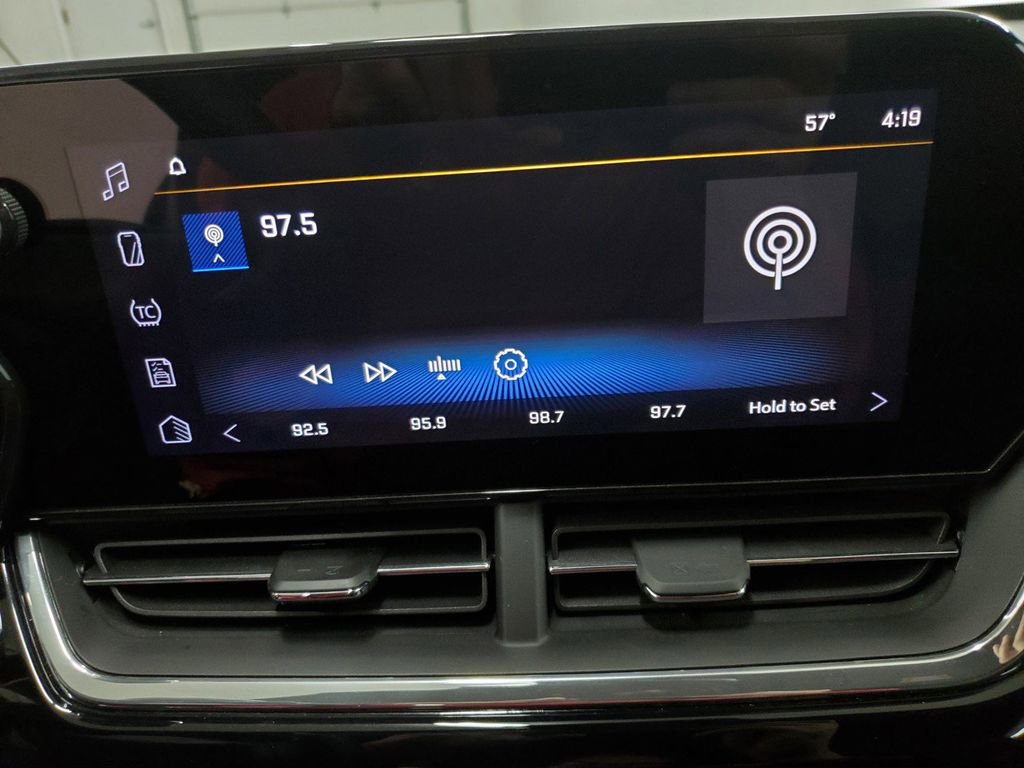 Certified 2025 Chevrolet Trax RS w/ Driver Confidence Package image 15