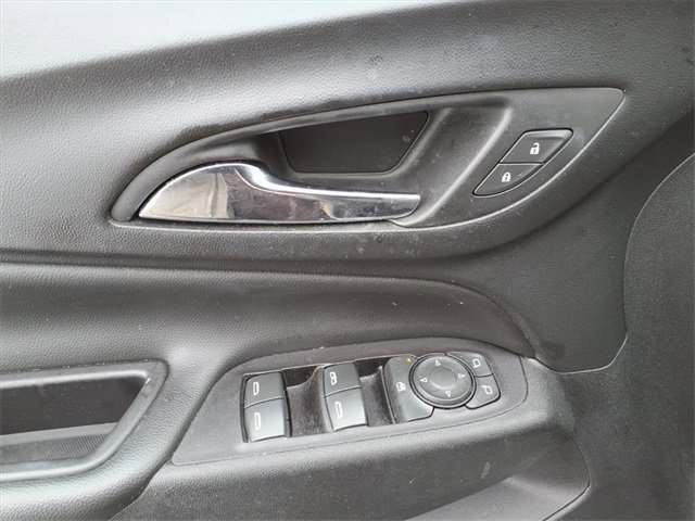 Used 2019 Chevrolet Equinox LT w/ Sun & Navigation Package image 11