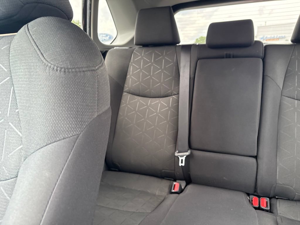 Used 2021 Toyota RAV4 XLE AWD/4WD image 28