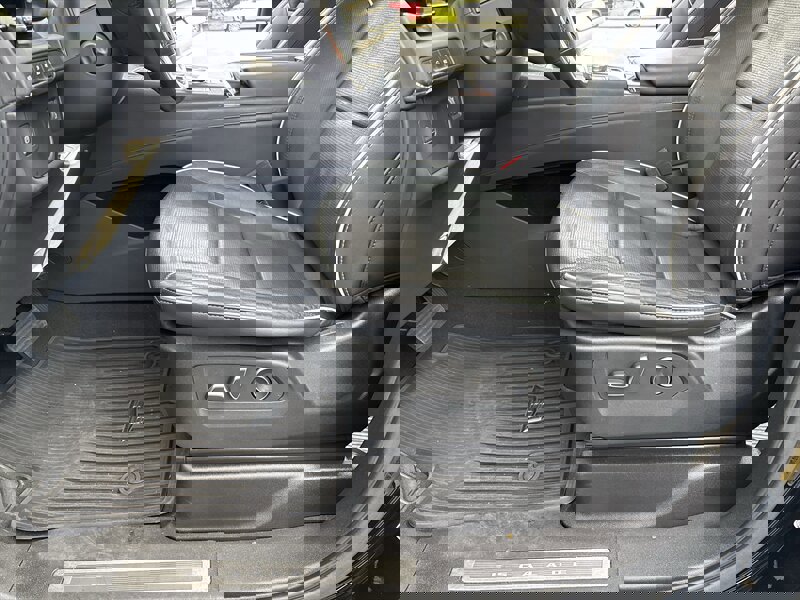 Used 2021 Cadillac Escalade Premium Luxury w/ LPO, Illumination Package image 24