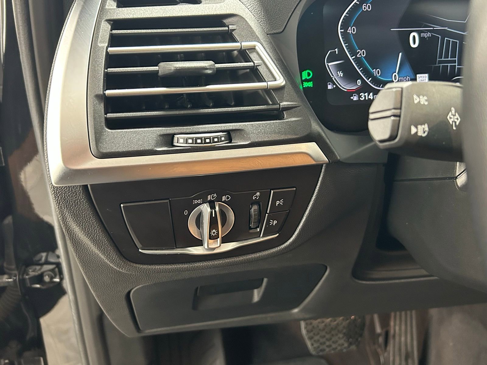 Used 2023 BMW X3 xDrive30i w/ Premium Package w/ZPA image 28