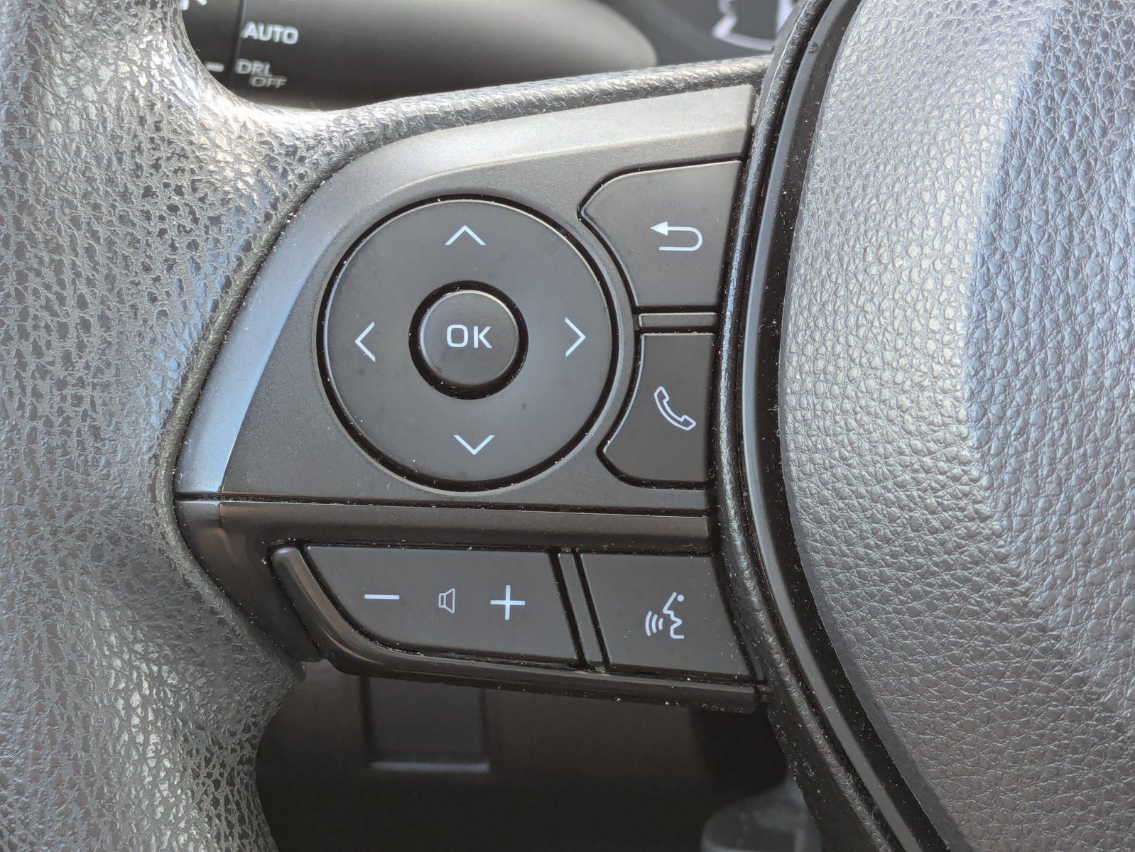 Used 2022 Toyota Corolla LE FWD image 18