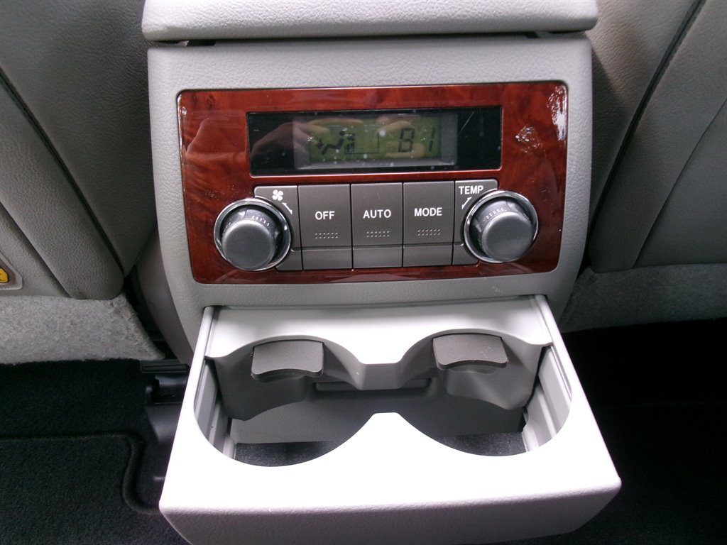 Used 2012 Toyota Highlander Limited w/ Tow Pkg FWD image 42