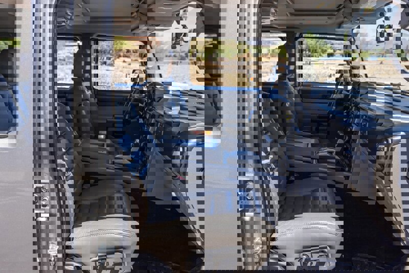 Used 2004 HUMMER H2 w/ Preferred Equipment Group image 22