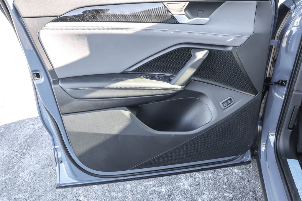 New 2026 Volkswagen Tiguan SE image 32