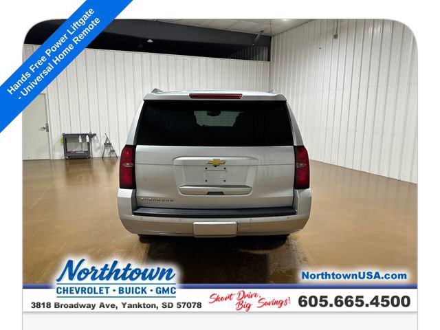 Used 2015 Chevrolet Suburban LT w/ Luxury Package AWD/4WD image 4
