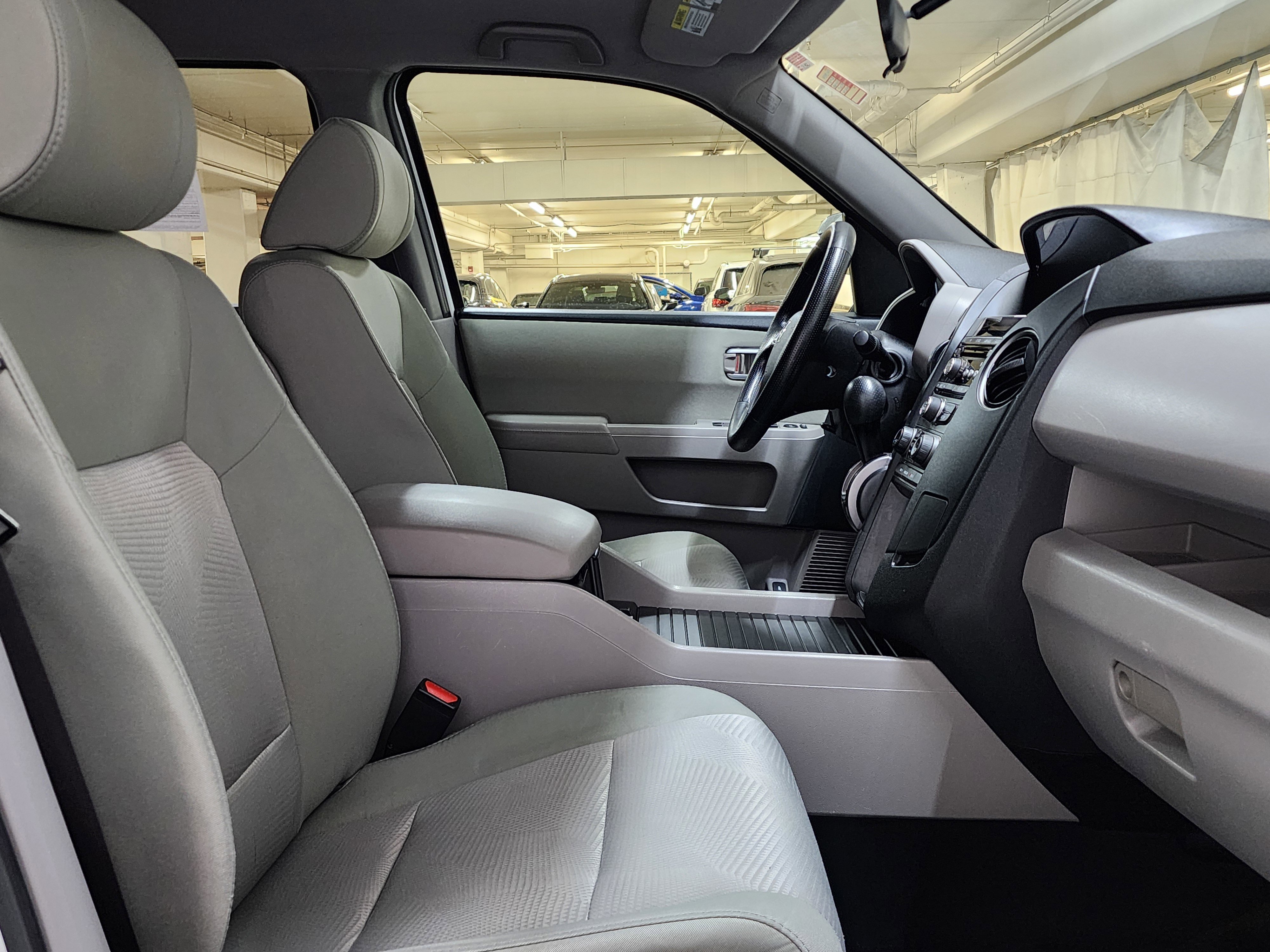 Used 2015 Honda Pilot LX image 25