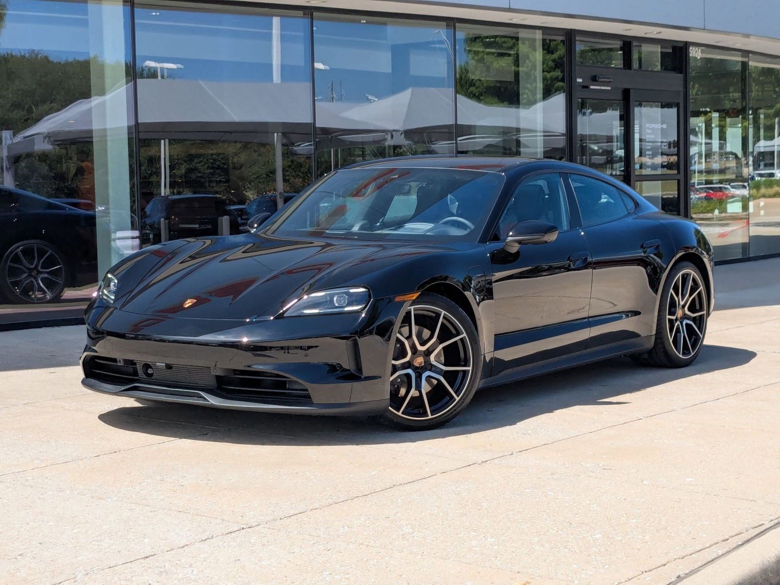 New 2025 Porsche Taycan image 1