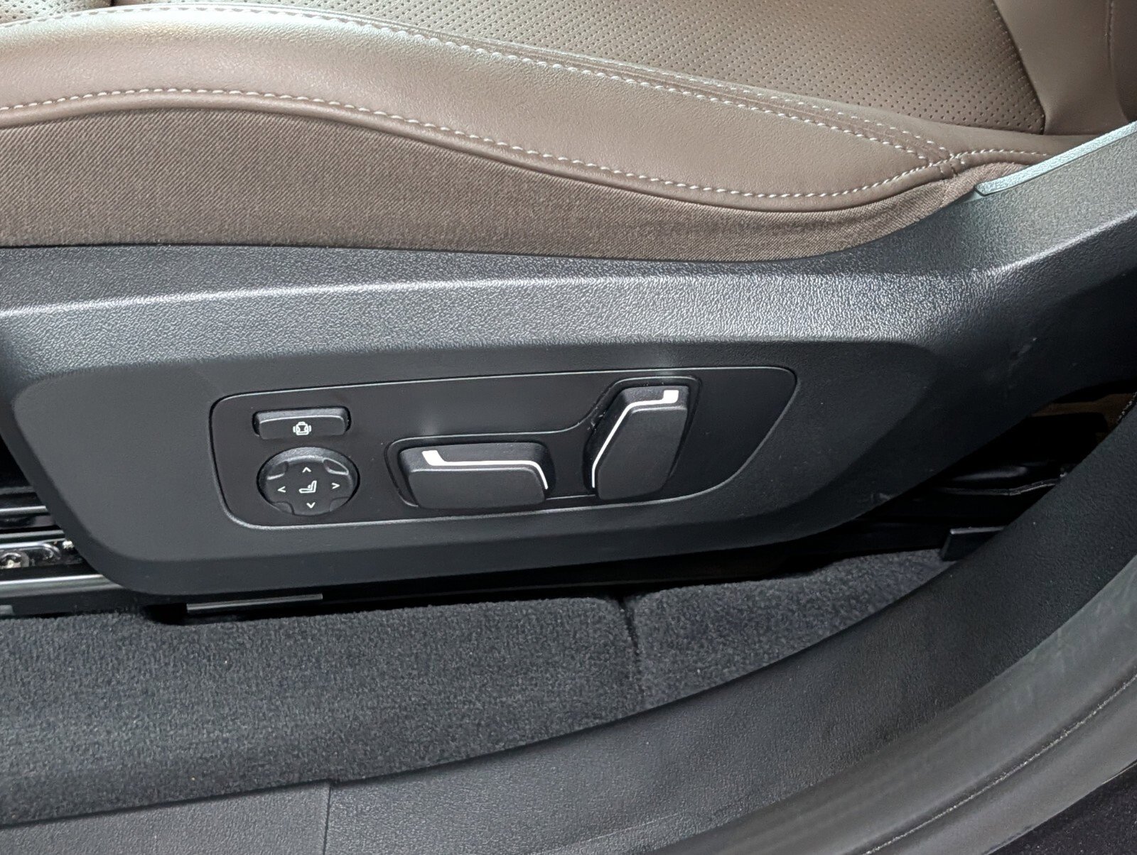 Used 2026 BMW X3 xDrive30 w/ Convenience Package image 11