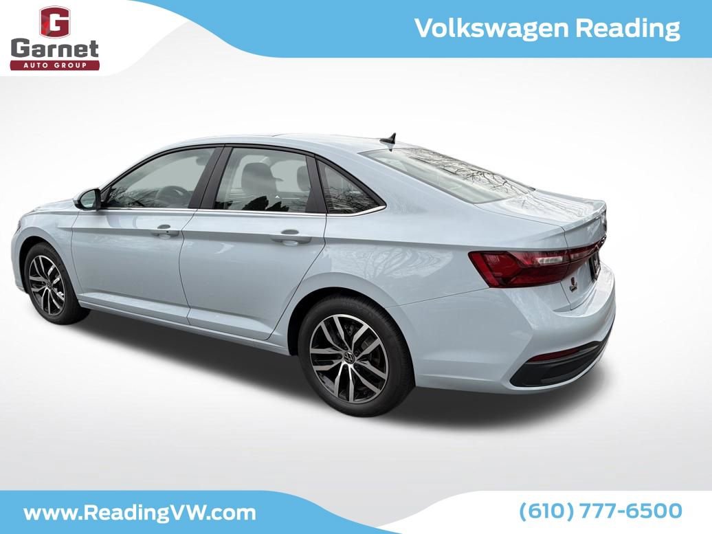 New 2026 Volkswagen Jetta SE image 3