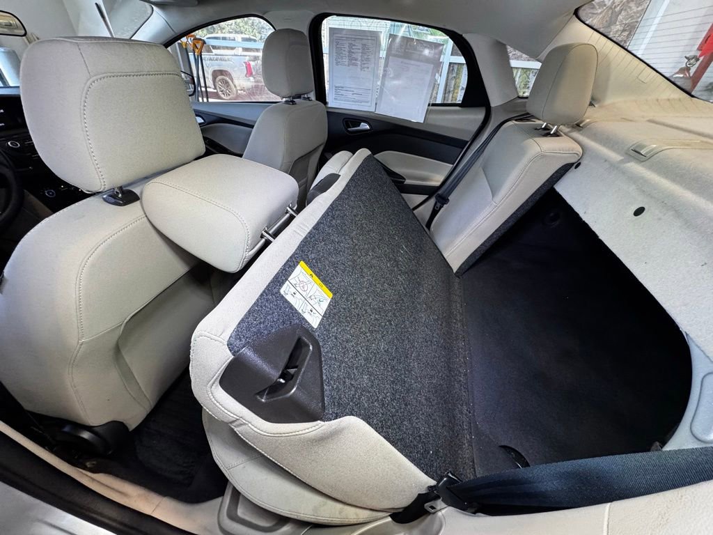 Used 2018 Ford Focus SE FWD image 42