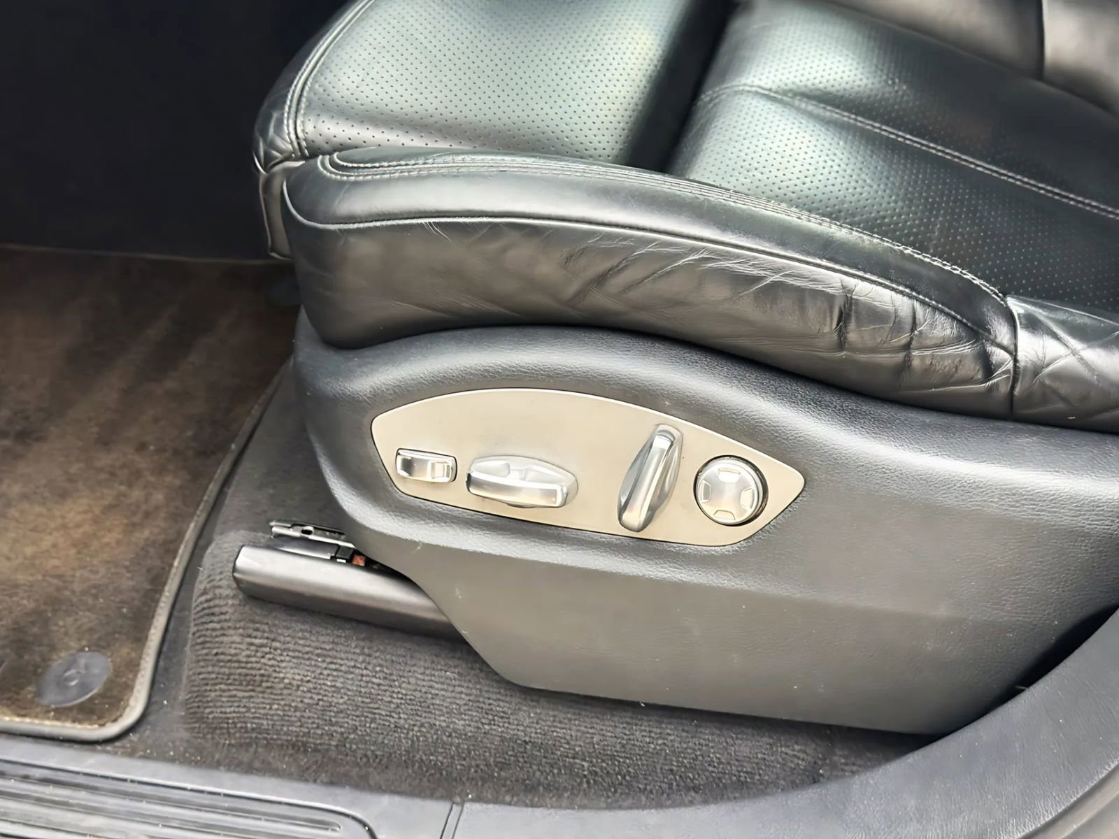 Used 2013 Porsche Cayenne image 24