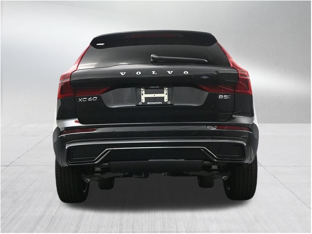 New 2026 Volvo XC60 B5 Plus AWD/4WD image 24