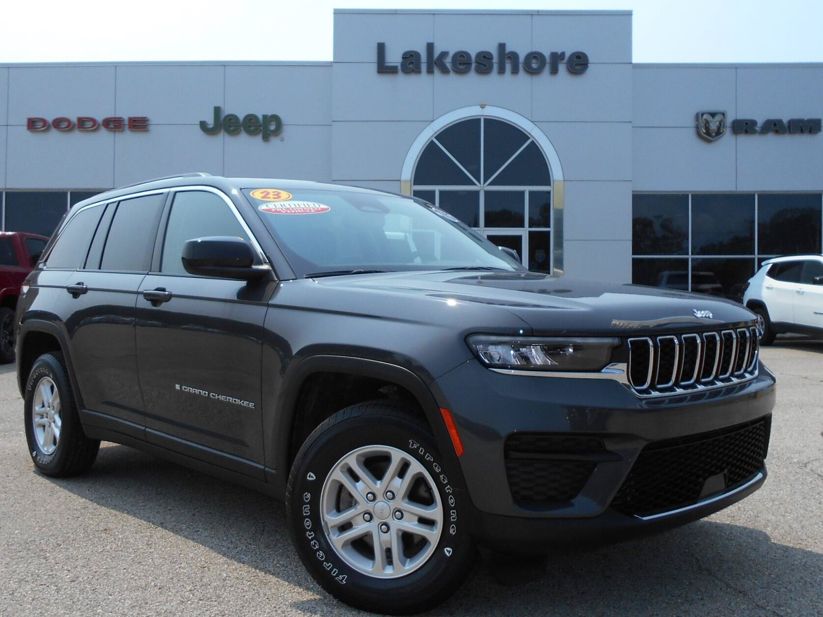 Certified 2023 Jeep Grand Cherokee Laredo w/ Luxury Tech Group I AWD/4WD image 2