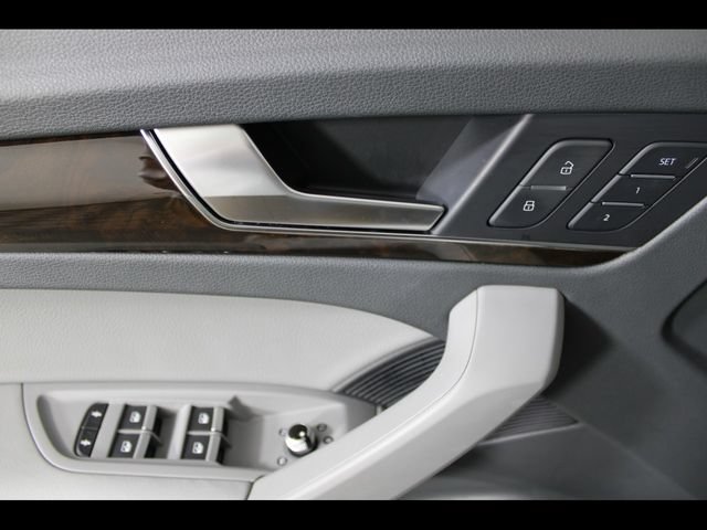 Used 2019 Audi Q5 Prestige w/ Prestige Package AWD/4WD image 16