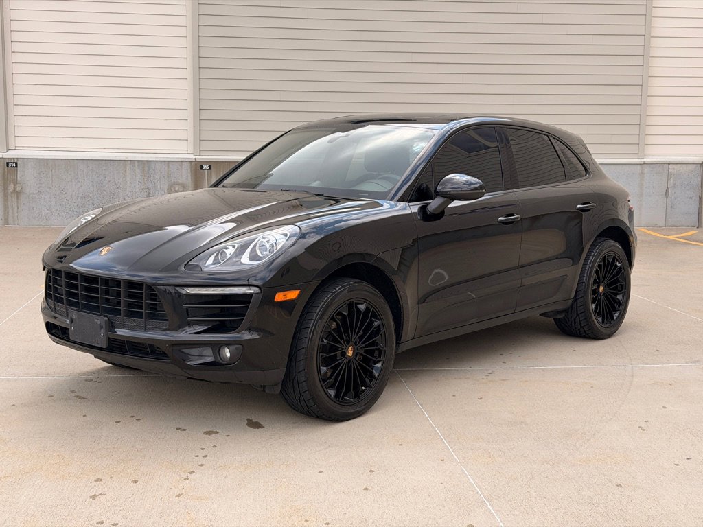 Used 2018 Porsche Macan AWD/4WD image 3