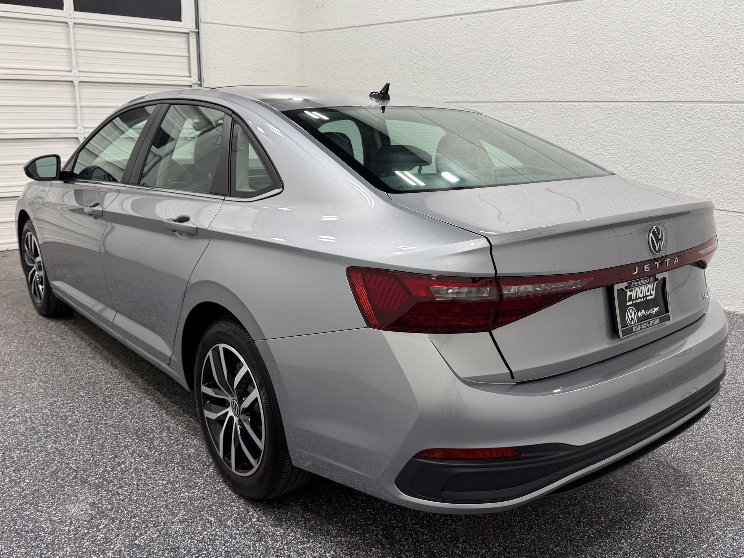 Certified 2026 Volkswagen Jetta SE FWD image 4