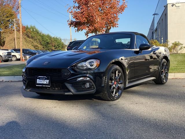 Used 2018 FIAT 124 Spider Abarth w/ Convenience Group RWD image 1
