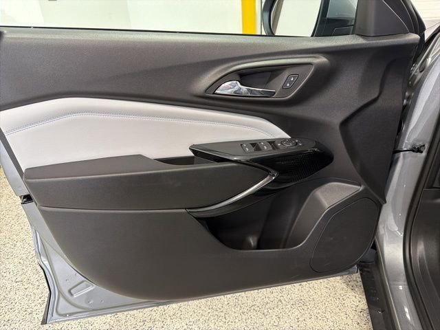 New 2026 Chevrolet Trax LT w/ Driver Confidence Package image 9