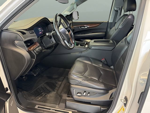Used 2019 Cadillac Escalade Luxury image 7