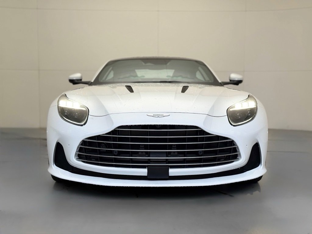 Used 2025 Aston Martin DB12 image 2