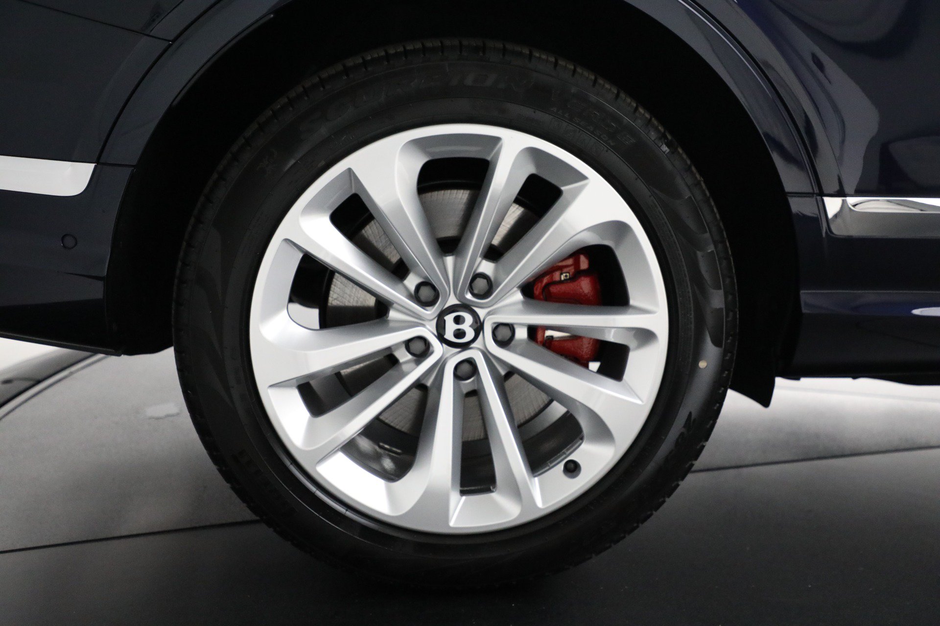 Used 2024 Bentley Bentayga Extended Wheelbase AWD/4WD image 48