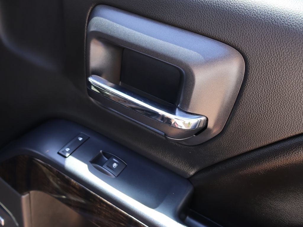 Used 2015 GMC Sierra 2500 Denali w/ Duramax Plus Package AWD/4WD image 10