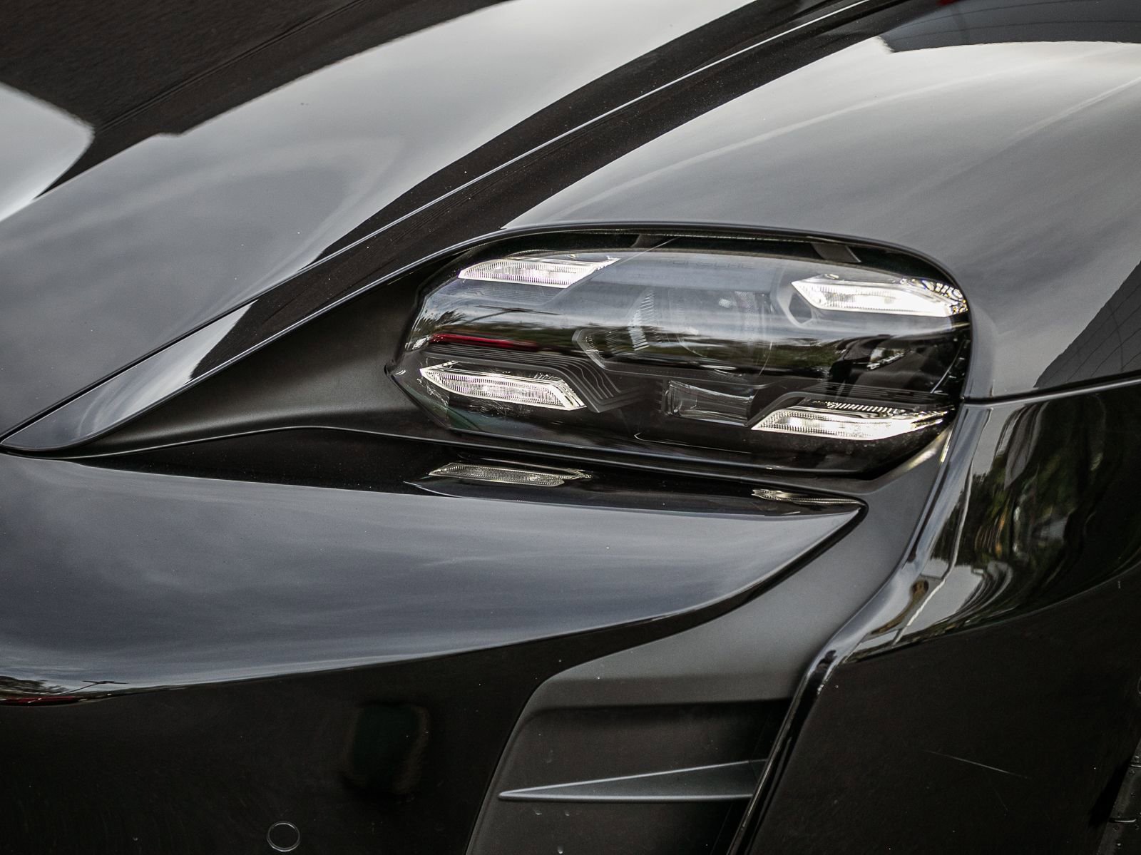 Certified 2023 Porsche Taycan GTS image 23