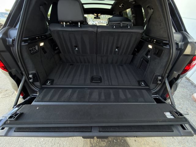 Used 2022 BMW X7 M50i AWD/4WD image 33