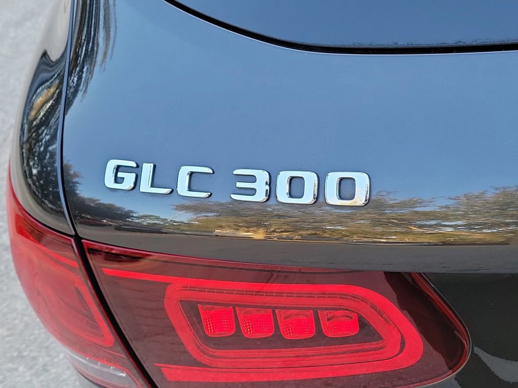 Used 2021 Mercedes-Benz GLC 300 w/ Premium Package image 7