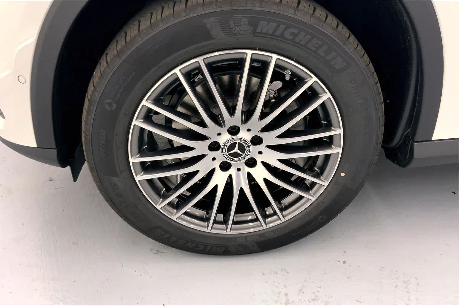Used 2026 Mercedes-Benz GLC 300 image 9